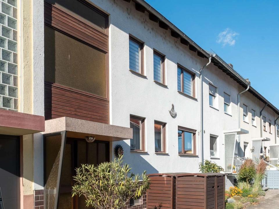 Thumbnail-Helles Mehrfamilienhaus in Mannheim-Rheinau mit schönem Garten