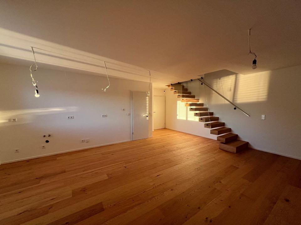 Thumbnail-Vier-Zimmer-Wohnunikat mit Stil und Substanz