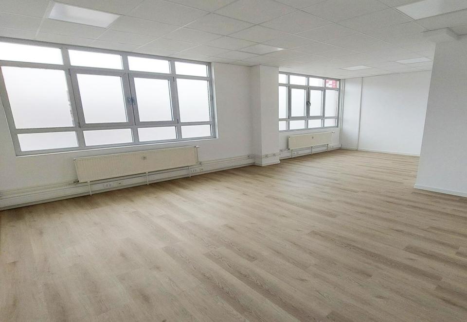 Thumbnail-Exklusives, frisch renoviertes Büro im 1. OG – stilvoll arbeiten auf höchstem Niveau