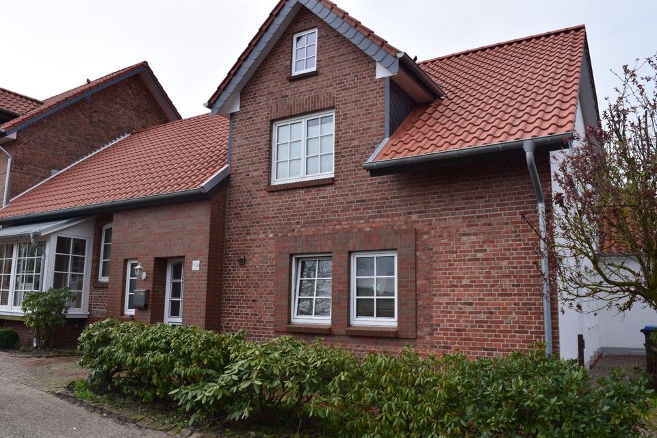 Thumbnail-Renovierte 4-Zimmer- Erdgeschoss-Wohnung m. Gartenanteil