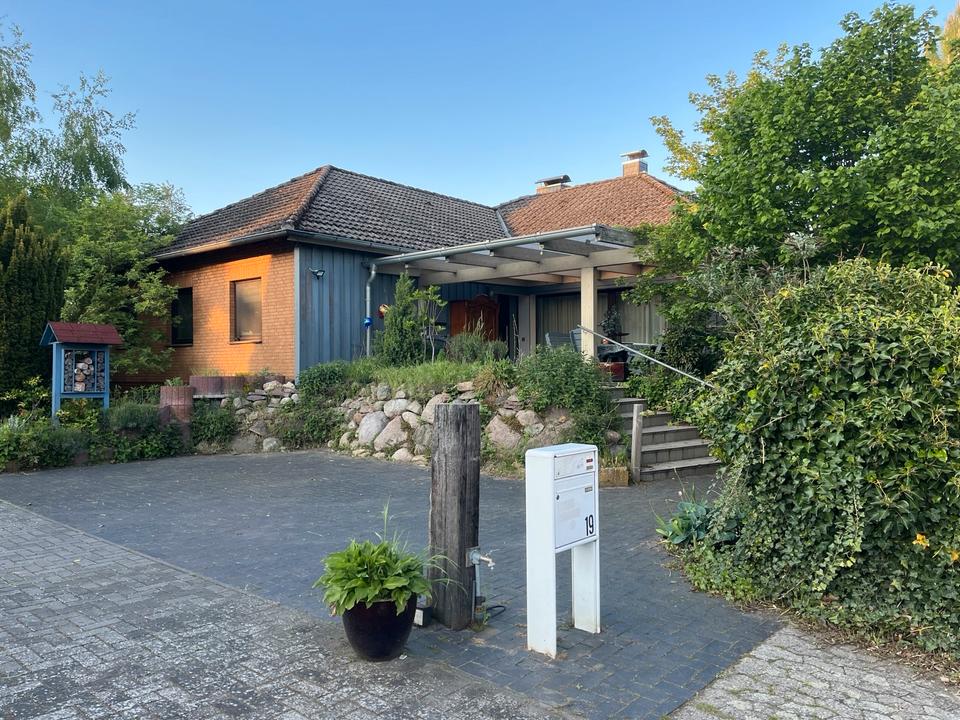 Thumbnail-Bungalow in phantastischer Lage mit großem Grundstück