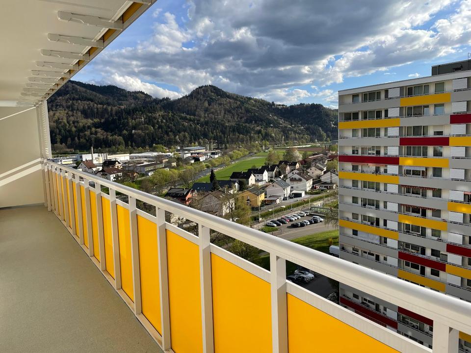 Thumbnail-3-ZW mit Balkon und EBK in Waldkirch