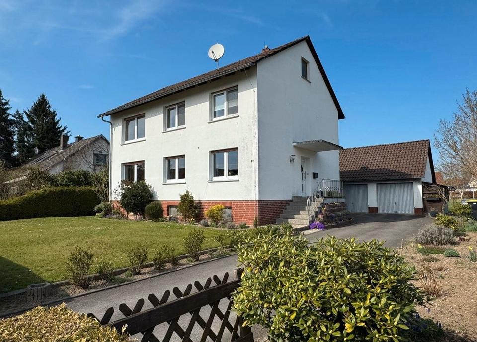 Thumbnail-Charmantes Zweifamilienhaus mit Perspektive