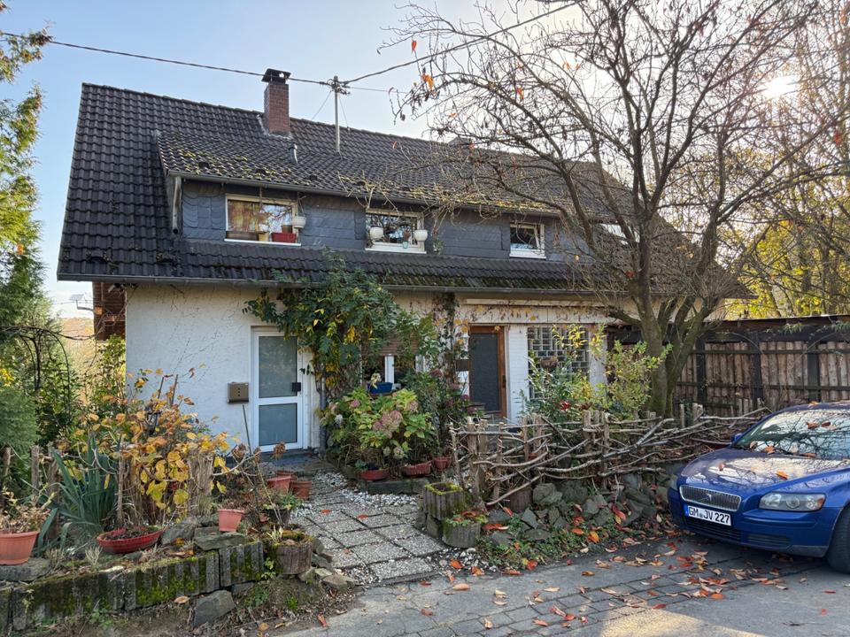 Thumbnail-Freistehendes Mehrparteienhaus mit Wintergarten u. großem Garten