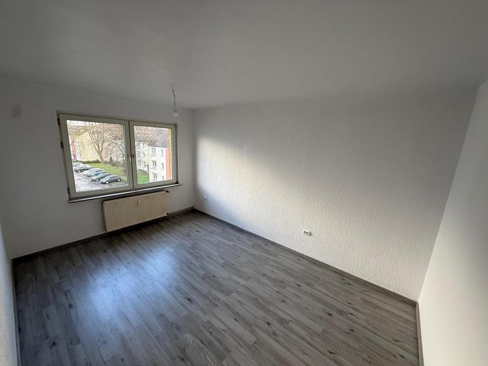 Thumbnail-2,5-Zimmer-Wohnung mit Balkon in Duisburg-Röttgersbach