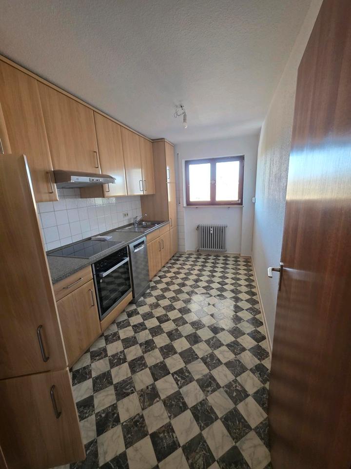 Thumbnail-2 Zimmerwohnung mit Balkon + Garage und Stellplatz