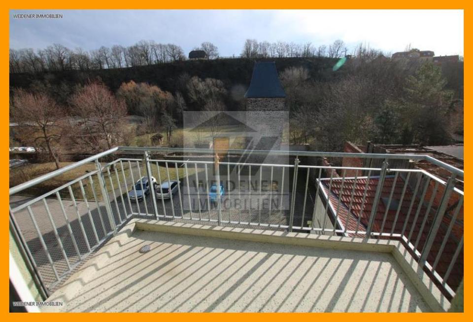 Thumbnail-2 Raum DG-Wohnung mit Balkon und Blick ins Grüne. Bad mit Wanne! In Weida!