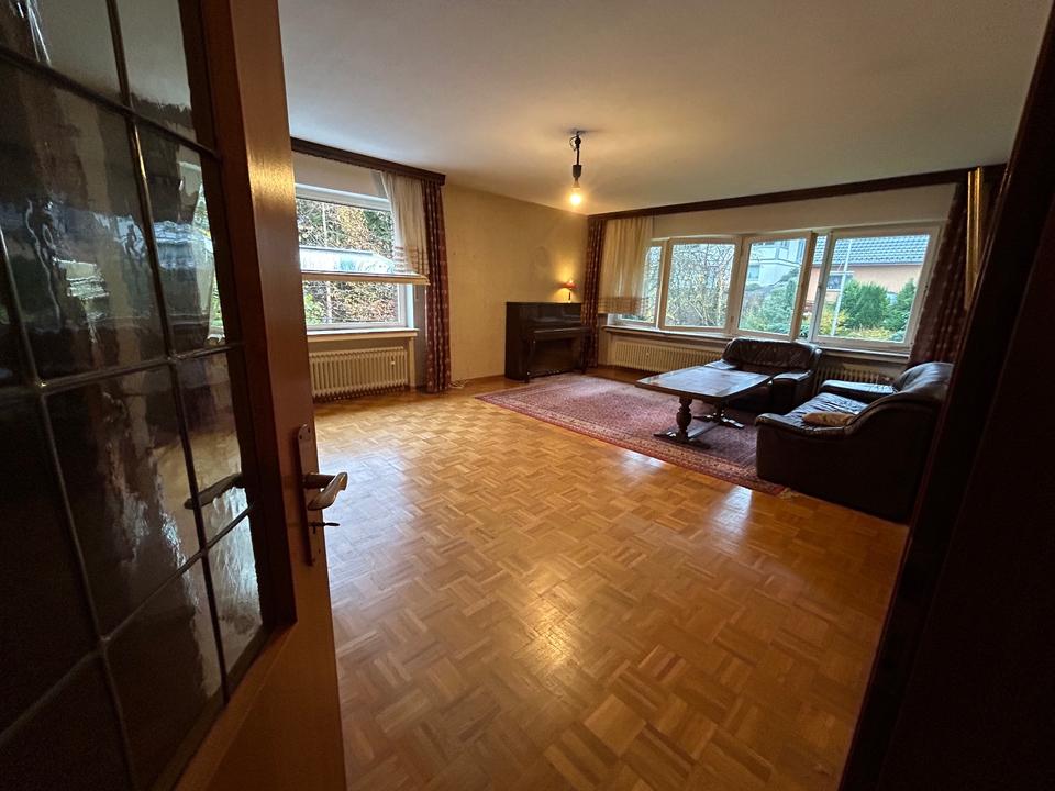 Thumbnail-Sehr stilvolle, helle 4-Zimmer-Wohnung, Parkett mit Balk. LERBECK