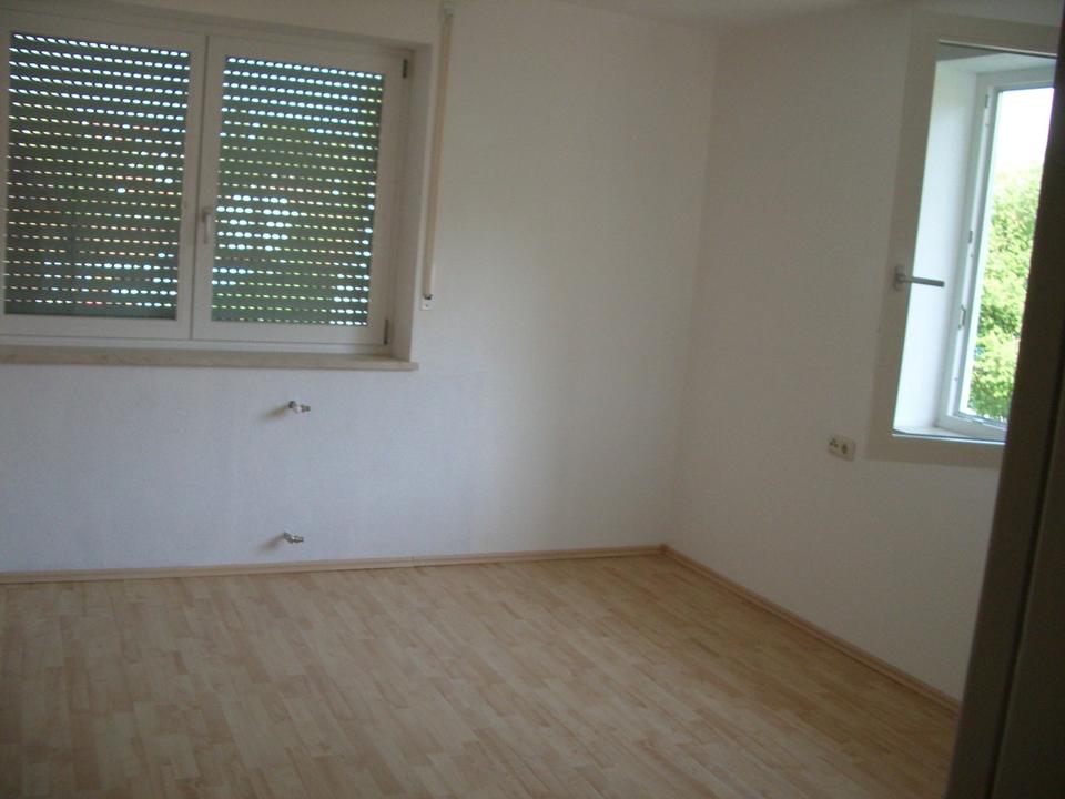 Thumbnail-3 Zimmer Wohnung mit Garage, 1. Stock