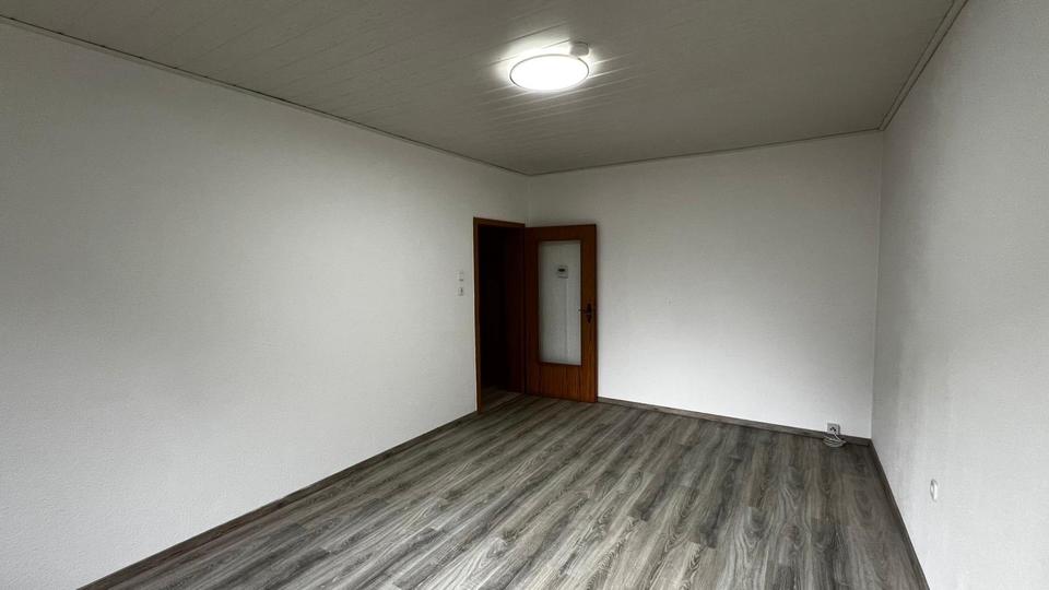 Thumbnail-Helle 2-Zimmer-Erdgeschosswohnung mit Balkon in Wilhelmshaven