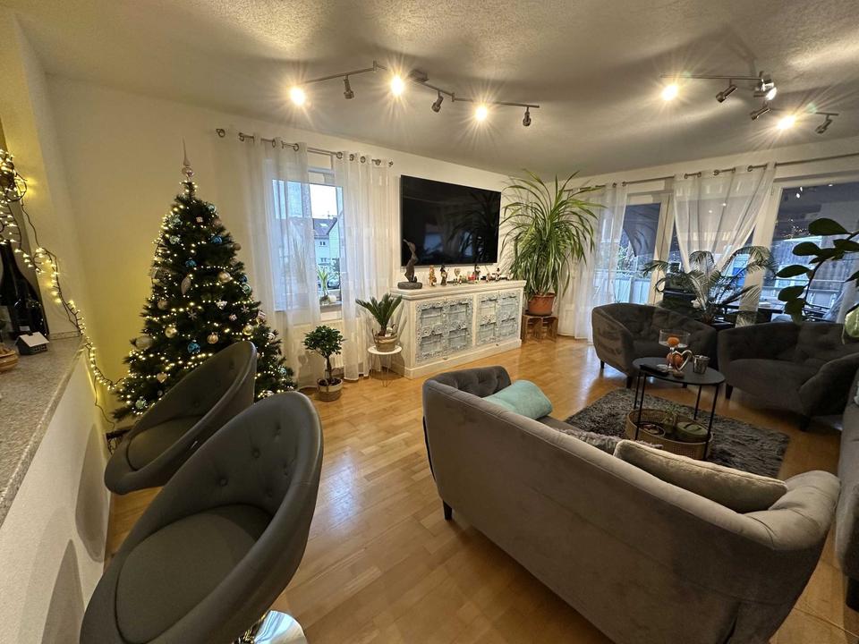 Thumbnail-3 Zimmer EBK Balkon und TG Stellplatz... ab 01.03.2026