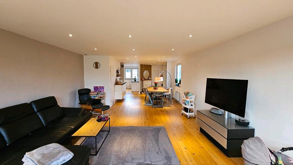 Thumbnail-Mit Blick ins Grüne: Modernisierte DHH in Rtg. Lintorf