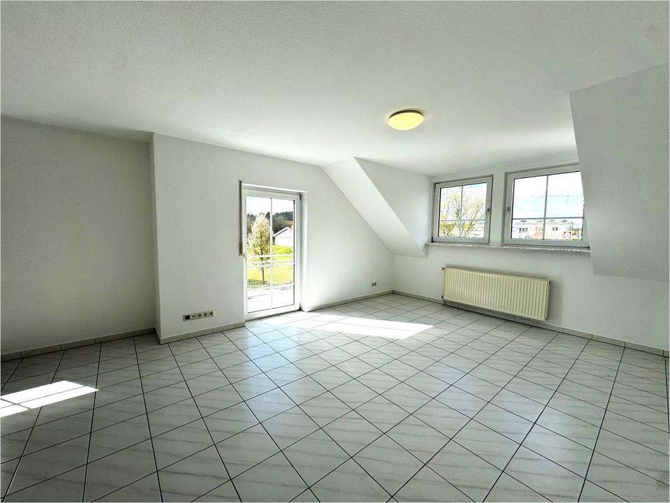 Thumbnail-IK | Weilerbach: Gepflegte 3-Zimmer-Dachgeschosswohnung in guter Lage