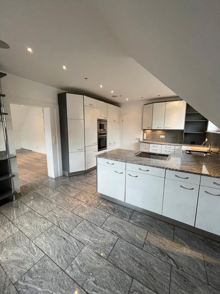 Thumbnail-5-Zimmerwohnung 120qm auf 2-Etagen ab 01.01.2026 verfügbar