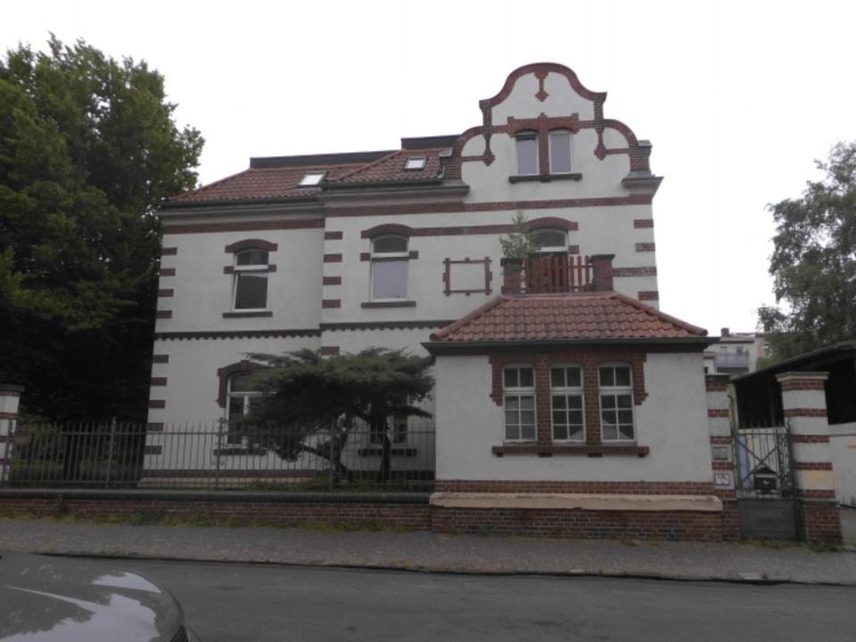 Thumbnail-Großzügige Dachgeschoßwohnung in separater Villa