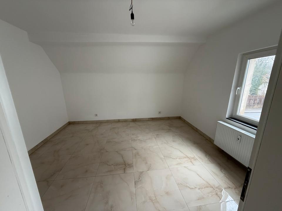 Thumbnail-3 Zimmer Wohnung in Opladen! Frisch Renoviert !