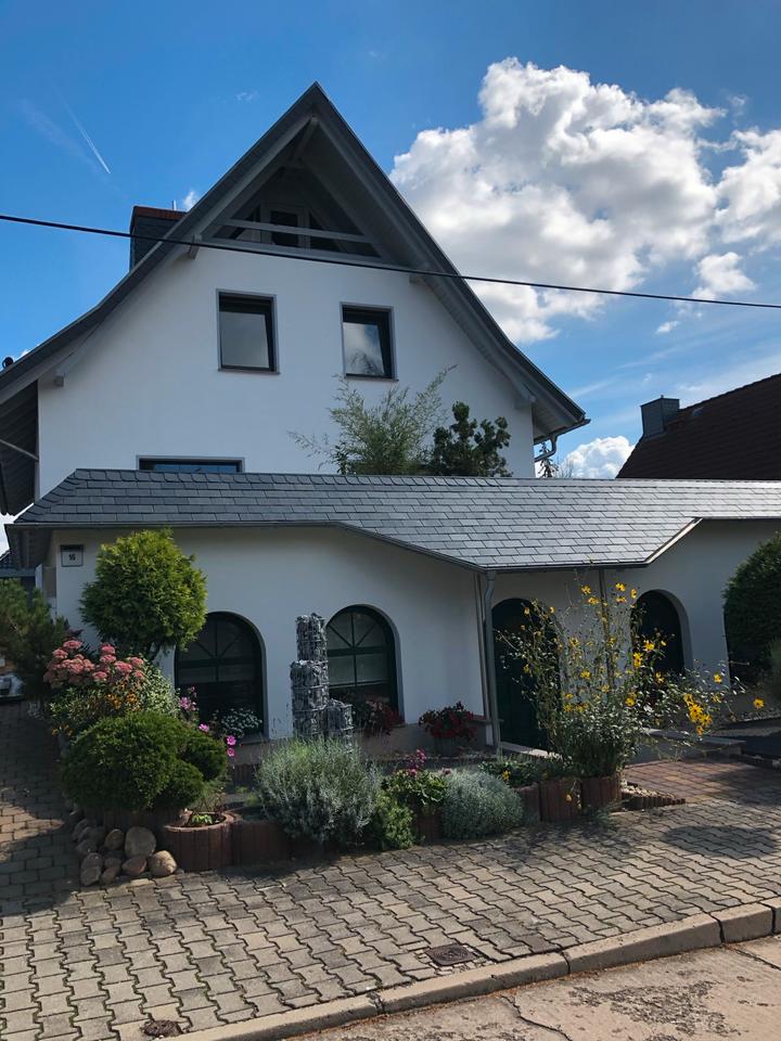 Thumbnail-Frisch renoviertes Einfamilienhaus mit Einliegerwohnung