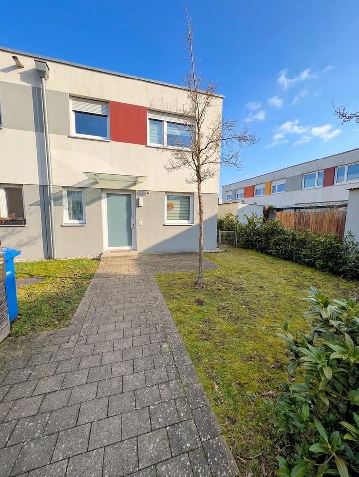 Thumbnail-Modernes Reiheneckhaus (Bj. 2012) in Nürnberg-Eberhardshof