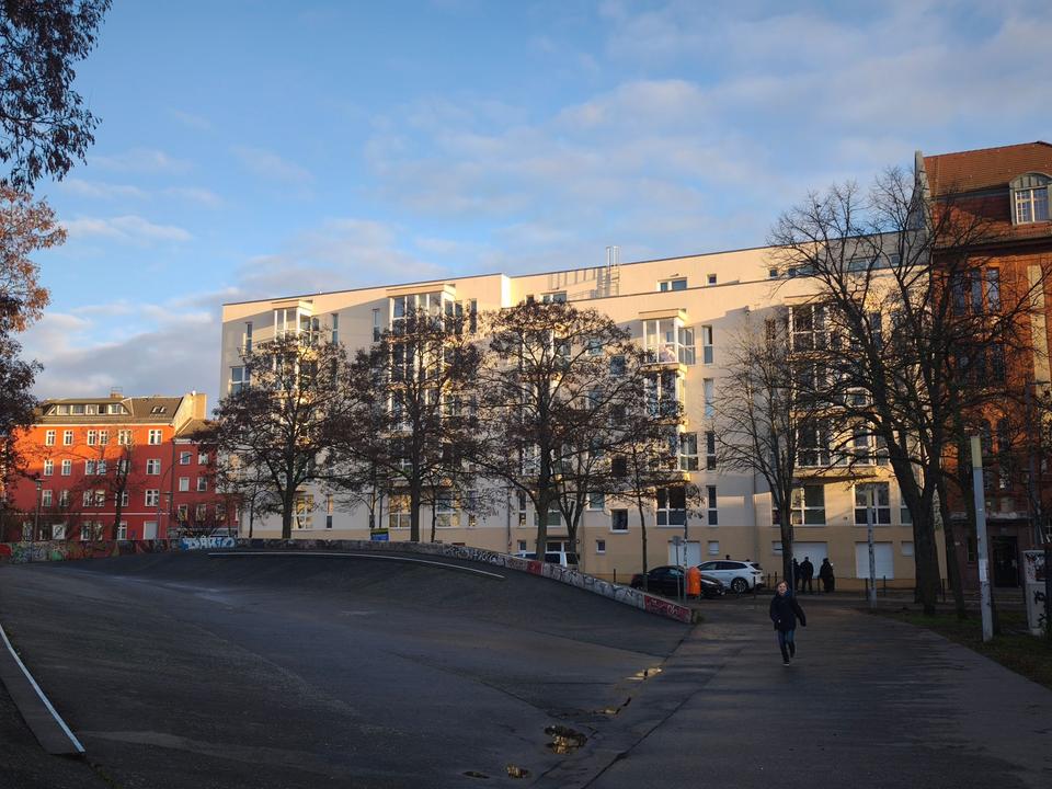 Thumbnail-Helles voll möbliertes 1-Zimmer-Apartment direkt am SU Bahnhof Lichtenberg !!!