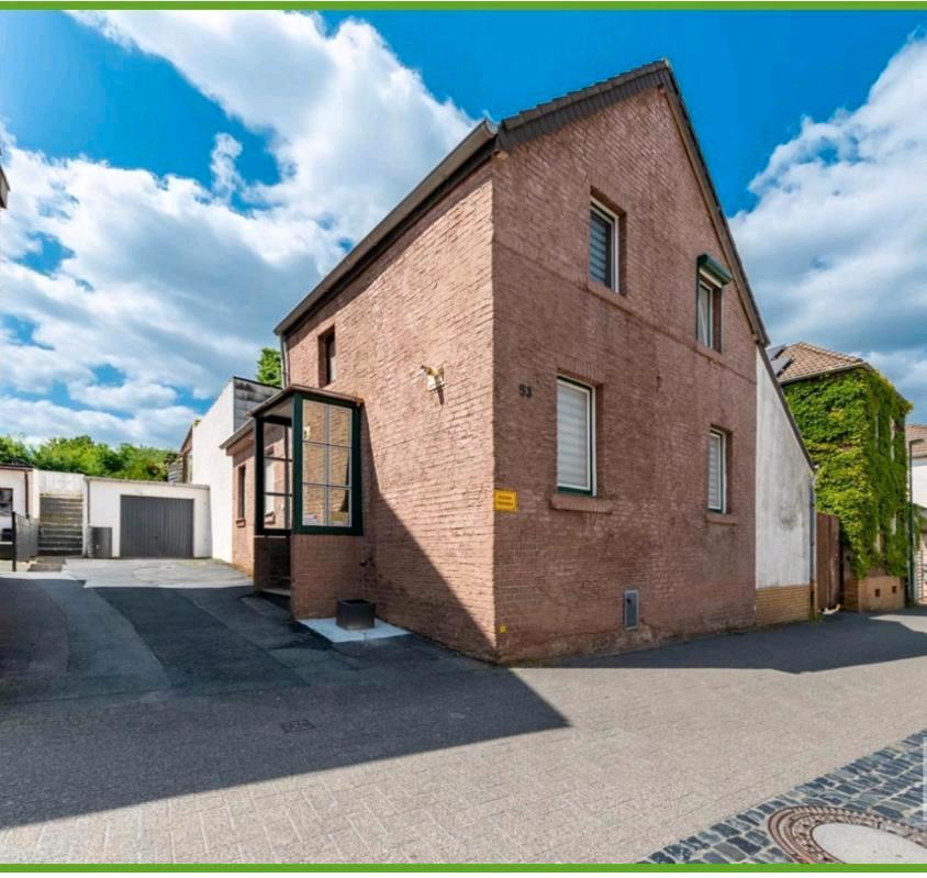 Thumbnail-Einfamilienhaus mit großem Garten und Garage zu verkaufen