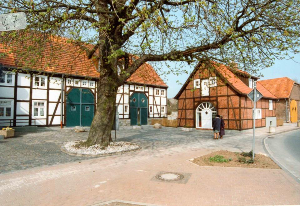 Thumbnail-Idyllische 2-Zimmer-EG-Wohnung mit Terrasse direkt am Garten