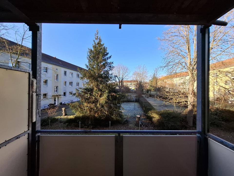 Thumbnail-Renovierte 2-Zimmer-Wohnung mit Balkon in gepflegter Wohnanlage – Weißenfels-West