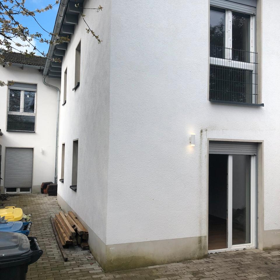 Thumbnail-Modernisiertes Haus mit 2 Stellplätzen in guter Lage