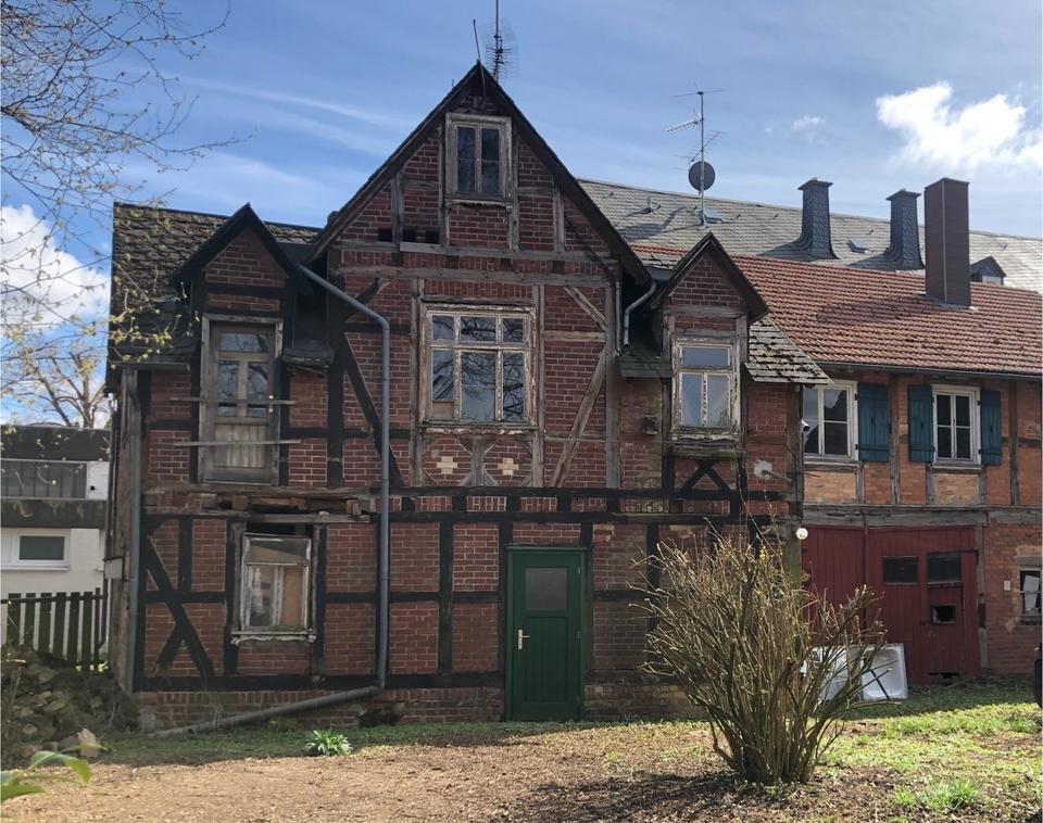 Thumbnail-Denkmalgeschütztes Kutscherhaus - seltenes Sanierungsobjekt