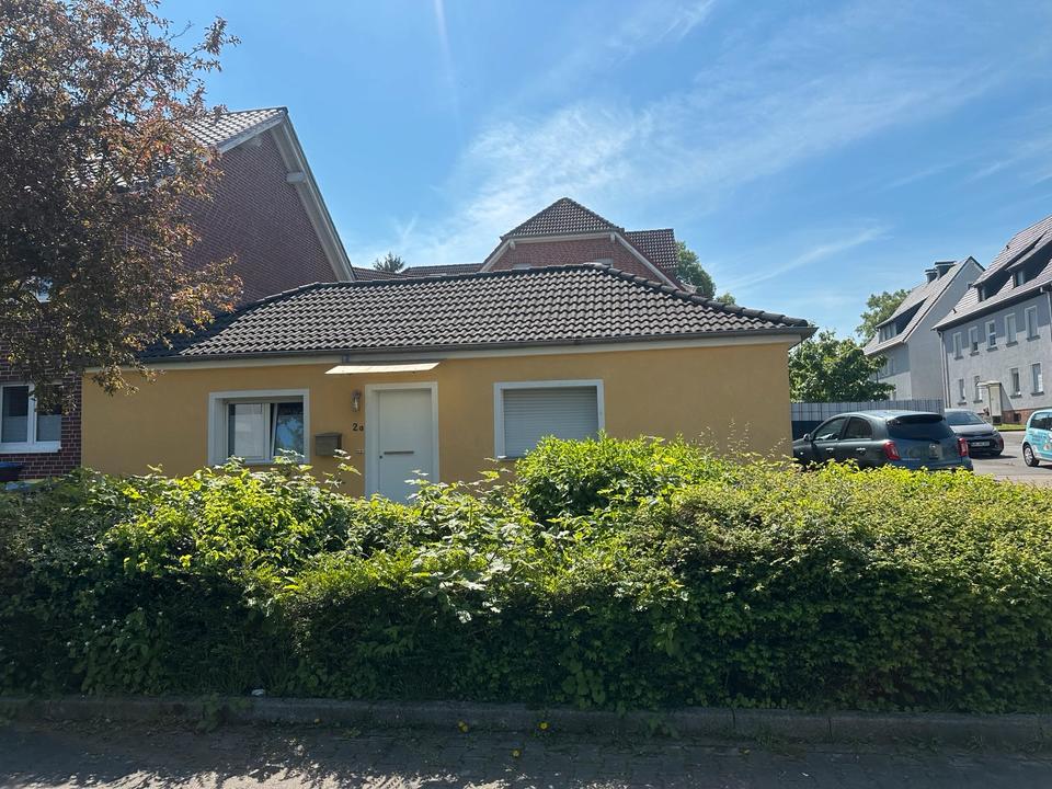 Thumbnail-Gemütlicher Bungalow mit Garten und Parkplatz zu vermieten