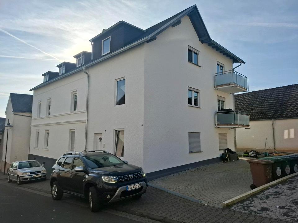 Thumbnail-Gepflegte 4-Zimmer-Wohnung im 2.OG. Mit Balkon und Dachboden