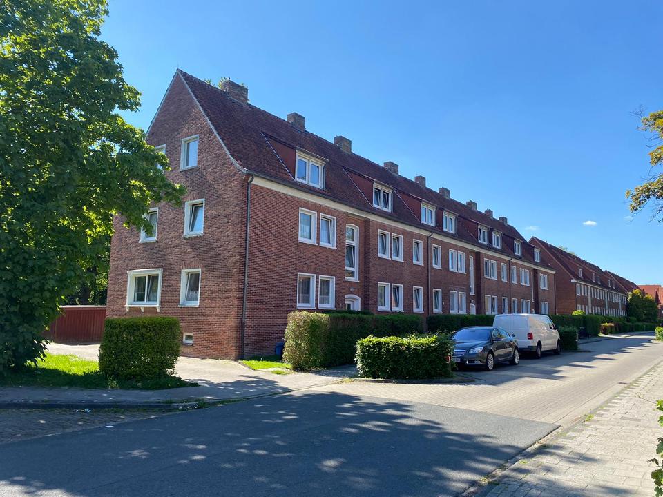 Thumbnail-Mehrfamilienhaus, Kapitalanlage mit 27 Garagen zu verkaufen