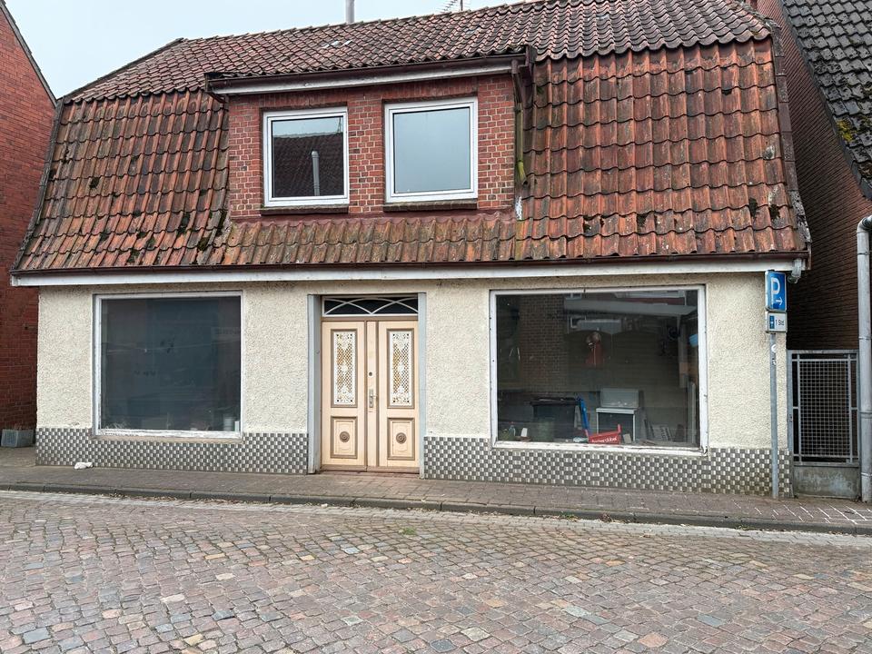 Thumbnail-Sanierungsbedürftiges Haus in Neuhaus zu verkaufen.