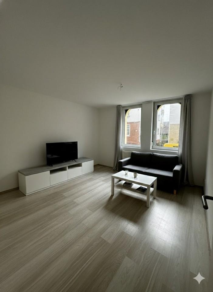 Thumbnail-möblierte 2-Zimmer Wohnung mit Balkon in Stuttgart-Obertürkheim