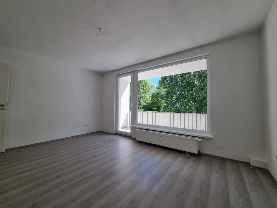 Thumbnail-Verfügbar ab Juli 2026! Vollständig renovierte, moderne 2-Zimmer-Wohnung mit Balkon in ruhiger Lage