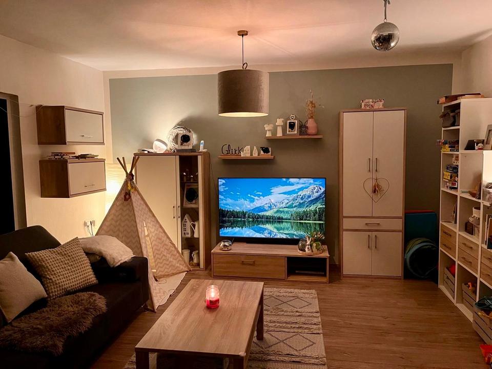 Thumbnail-Außergewöhnliche 4-Zimmer Wohnung in Großenheidorn provisionsfrei