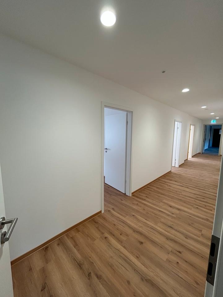 Thumbnail-Helle & vielseitige Gewerbefläche im 2. OG zu vermieten