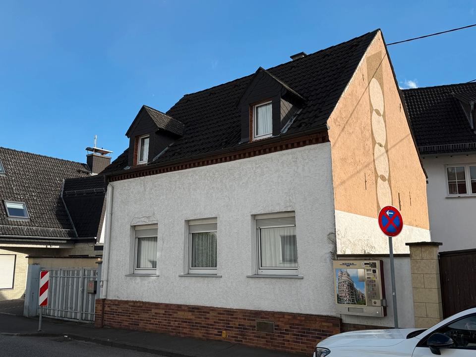 Thumbnail-Einfamilienhaus mit Wintergarten, Anbau und Garage