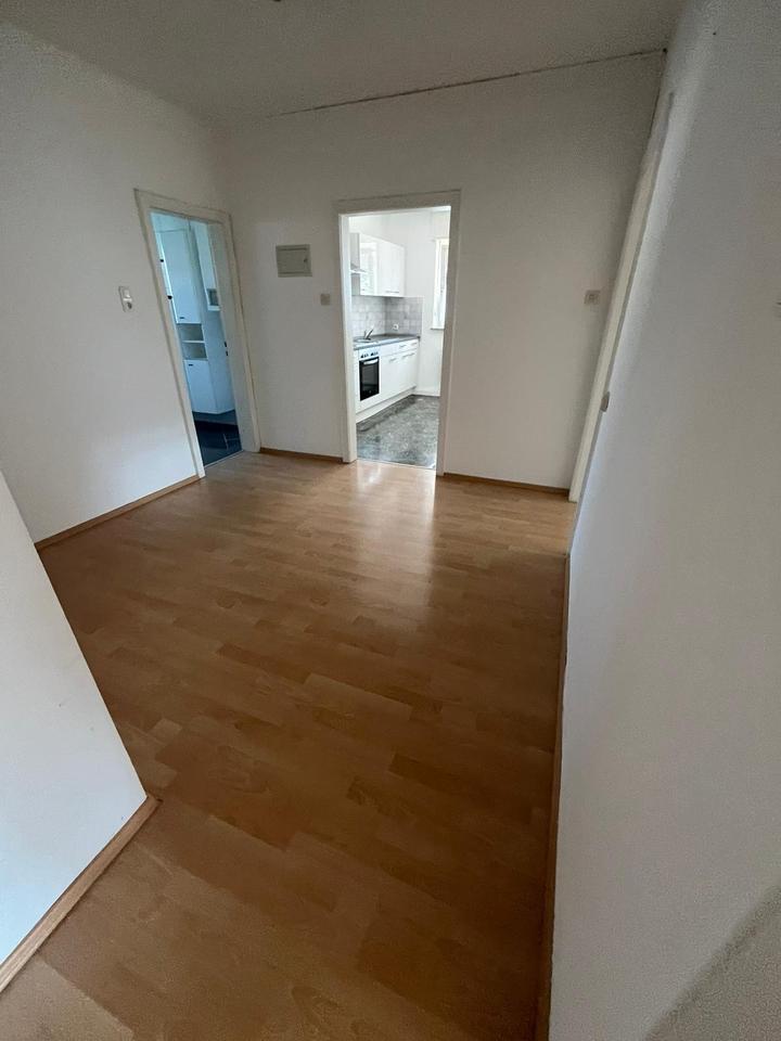 Thumbnail-2-Zimmer-Wohnung (90m²) mit Küche, Bad und Flur
