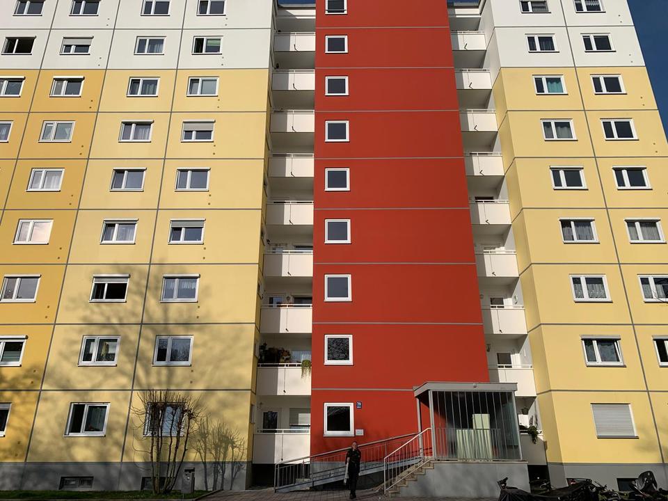 Thumbnail-3-Zimmer-Wohnung mit Loggia – Aufzug & ruhige Lage nahe PEP & Ost