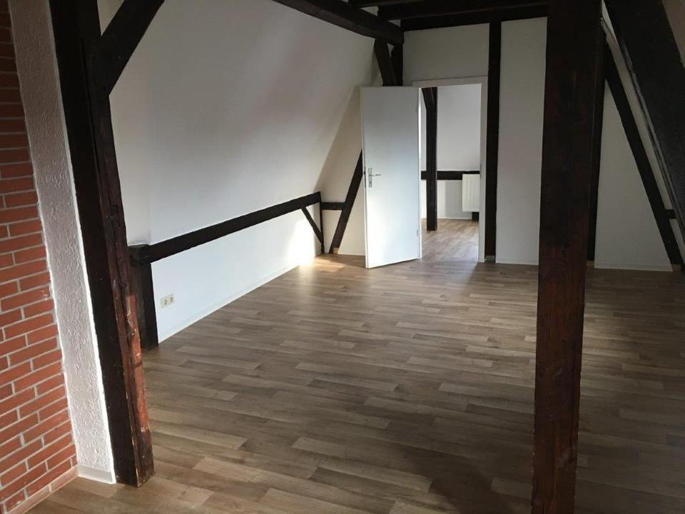 Thumbnail-Gemütliche 3-Raum-Wohnung im Dachgeschoss