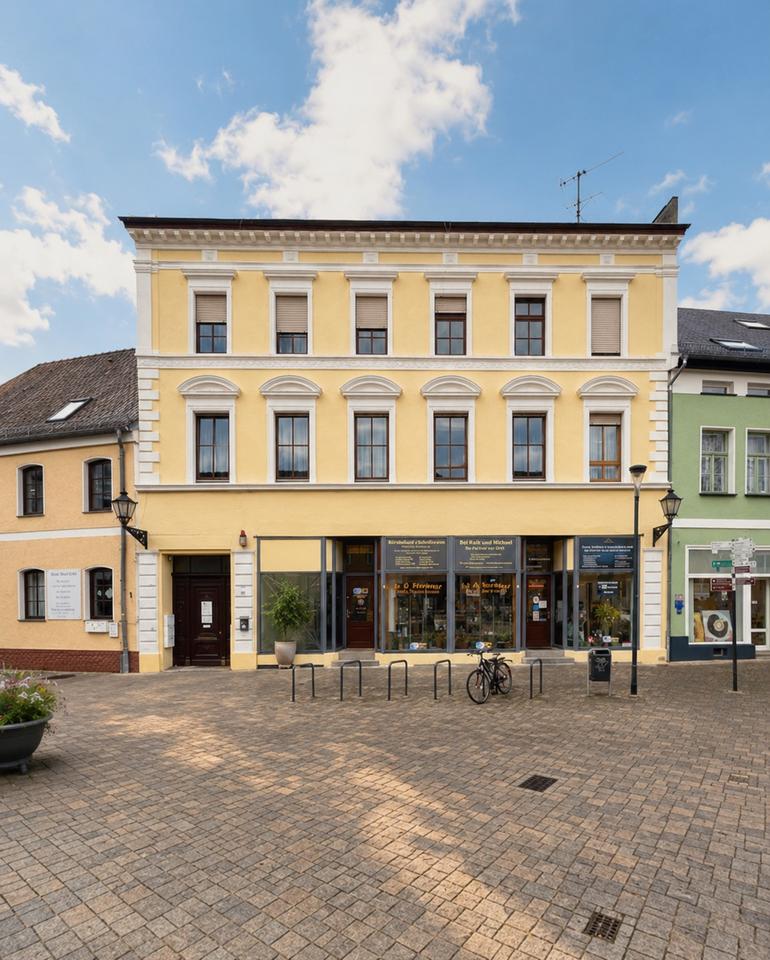 Thumbnail-Charmante und großzügige Altbauwohnung am Markt in Schönebeck