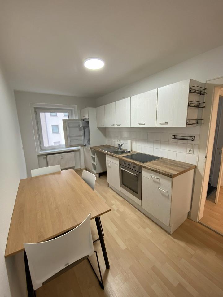 Thumbnail-** Helle, möblierte 2-Zi.-WG mit Balkon in der Sanderau **