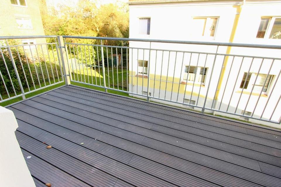 Thumbnail-Gemütliche 2-Zimmer-Wohnung mit Balkon in gepflegtem 6-Parteien-Haus