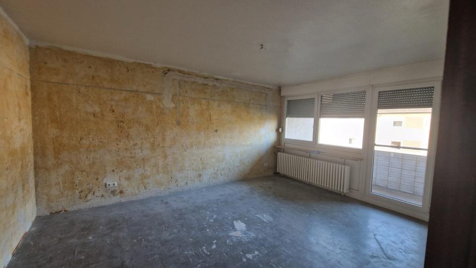 Thumbnail-Leerstehende renovierungsbedürftige 3-Zi-Wohnung -keine Provision