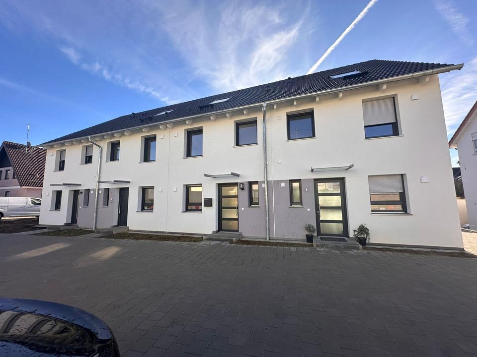 Thumbnail-Neubau-Reihenhaus (116 m²) in Rutesheim – Erstbezug