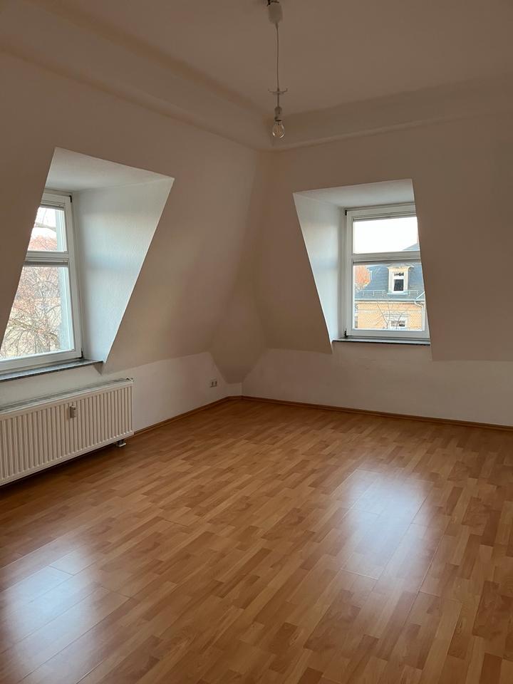Thumbnail-2-Zimmer-Dachgeschoss-Wohnung in DD-Striesen