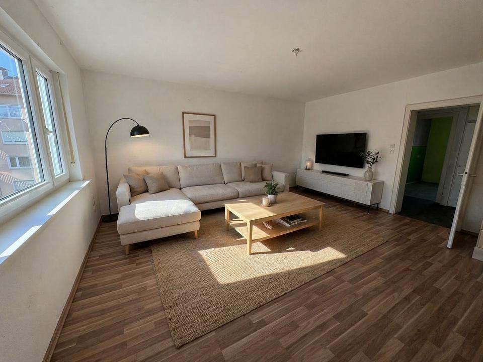 Thumbnail-Frisch renovierte 3-Zimmer-Wohnung mit Balkon und schicker EBK!