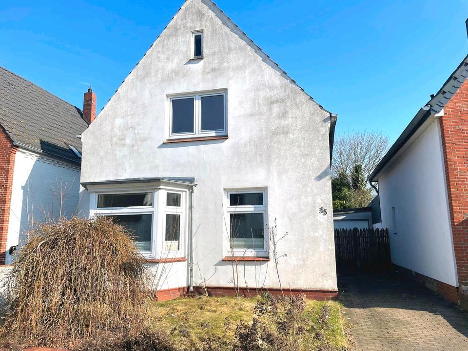 Thumbnail-Charmantes Einfamilienhaus in zentraler Lage mit großem Garten