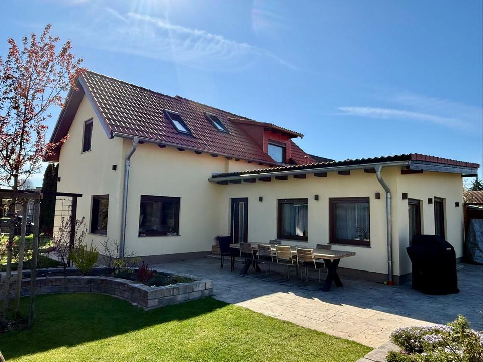 Thumbnail-Provisionsfreie Doppelhaushälfte in ruhiger Lage mit Pool