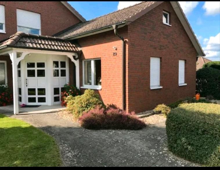 Thumbnail-Zweifamilienhaus Einfamilienhaus mit Einliegerwohnung Modern